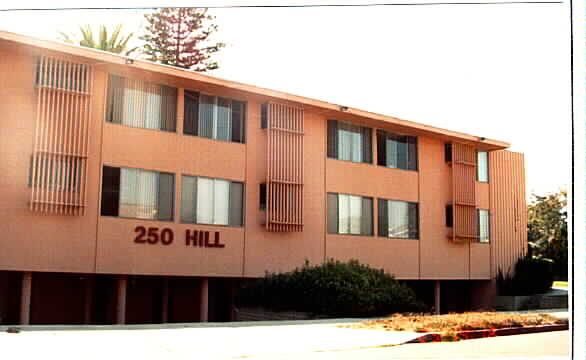 Hill Street Apartments in Solana Beach, CA - Building Photo - Building Photo