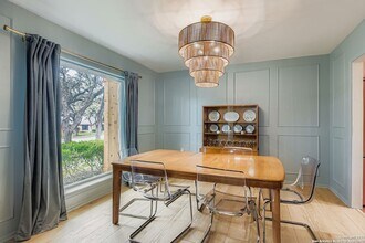 146 Canyon Oaks Dr in San Antonio, TX - Foto de edificio - Building Photo