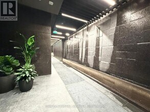 120 Broadway Ave in Toronto, ON - Building Photo - Building Photo