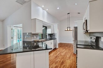 1283 Barnstaple Cir in Wellington, FL - Building Photo - Building Photo
