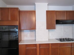 41 Howard St, Unit West in Tarrytown, NY - Foto de edificio - Building Photo