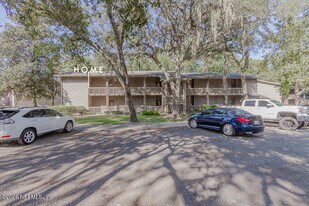 2920 Ravines Rd in Middleburg, FL - Building Photo