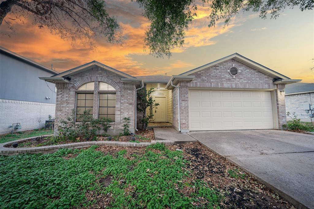 3803 Top Rock Ln in Round Rock, TX - Building Photo