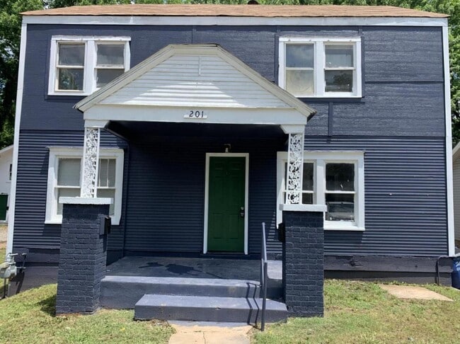property at 201 S Lowry St