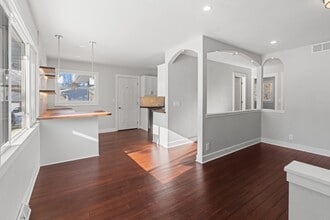 N6453 Harold St in Lake Mills, WI - Foto de edificio - Building Photo