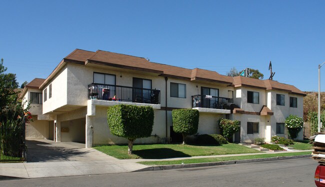 2647 Corning St in Los Angeles, CA - Foto de edificio - Building Photo