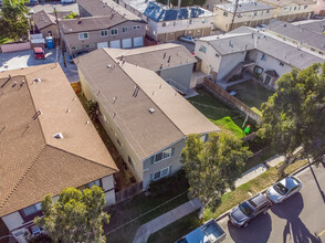 985 Valencia St in Costa Mesa, CA - Building Photo - Building Photo