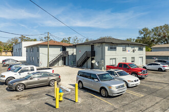 Annie Apartments in Tampa, FL - Foto de edificio - Building Photo