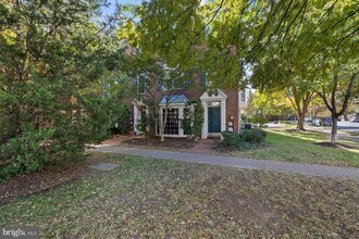 726 Catts Tavern Dr in Alexandria, VA - Building Photo - Building Photo