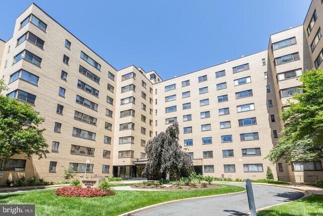 3701 Connecticut Ave NW in Washington, DC - Building Photo - Building Photo