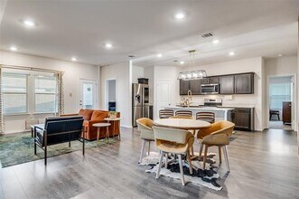 11220 W Pond Dr in Providence Village, TX - Building Photo - Building Photo