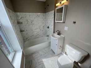 197 Appleton St, Unit 123 in Lowell, MA - Building Photo - Building Photo