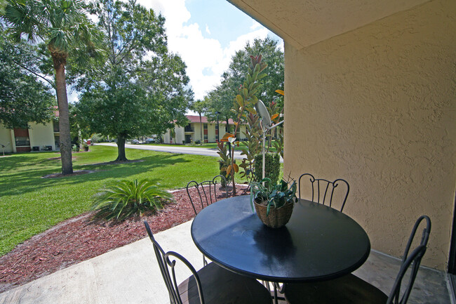 Virginia Park Residences in Fort Pierce, FL - Building Photo - Building Photo