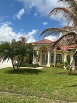 2849 SE Buccaneer Cir in Port St. Lucie, FL - Building Photo