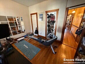 346 Faneuil St, Unit 2 in Boston, MA - Building Photo - Building Photo