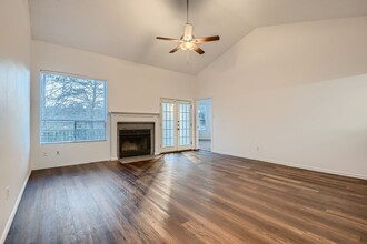 2103 Cervin Blvd in Austin, TX - Building Photo - Building Photo