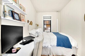 55 Barrow St in New York, NY - Building Photo - Building Photo