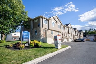 620 Squires St in Fredericton, NB - Building Photo