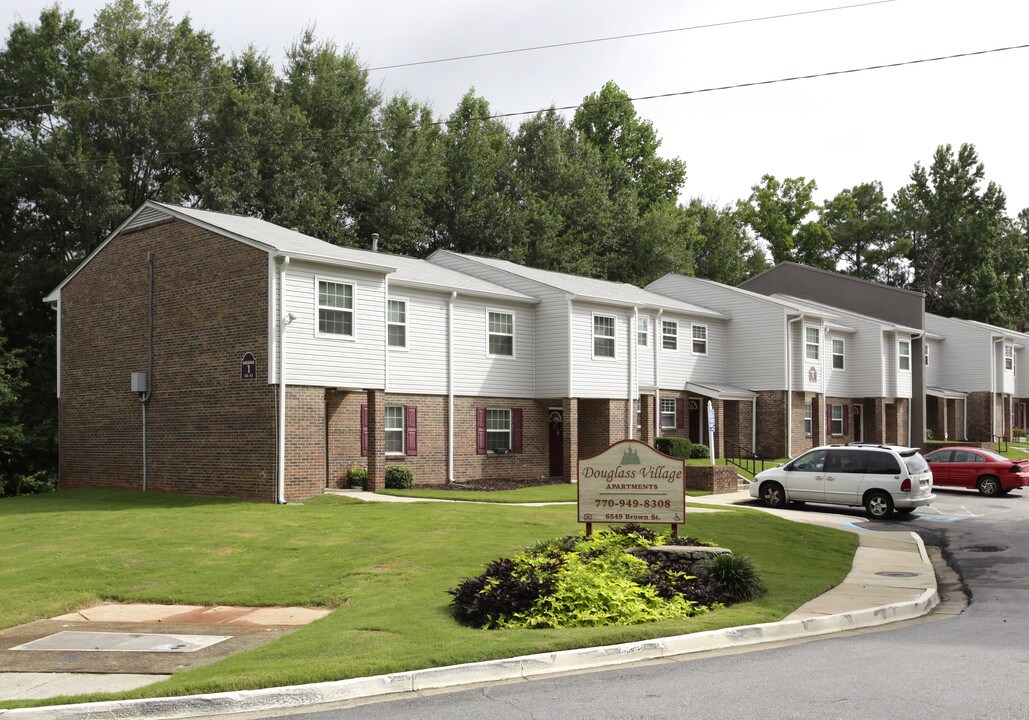 Douglass Village in Douglasville, GA - Foto de edificio