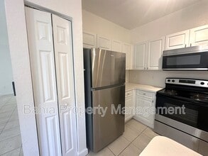 2731 NE 3rd Dr in Homestead, FL - Foto de edificio - Building Photo