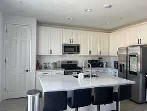 11744 Ballina St in Victorville, CA - Foto de edificio - Building Photo