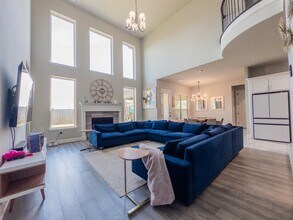 10913 Falling Leaf Trail in Argyle, TX - Building Photo - Building Photo