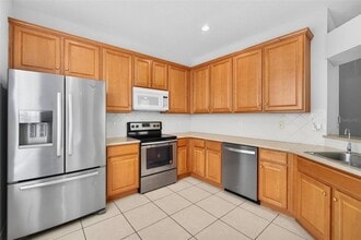 5185 6th Way N in St. Petersburg, FL - Building Photo - Building Photo