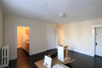 158 Summer St, Unit 208 in Somerville, MA - Building Photo - Building Photo