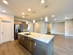 8810 NE 177th St in Bothell, WA - Building Photo - Building Photo