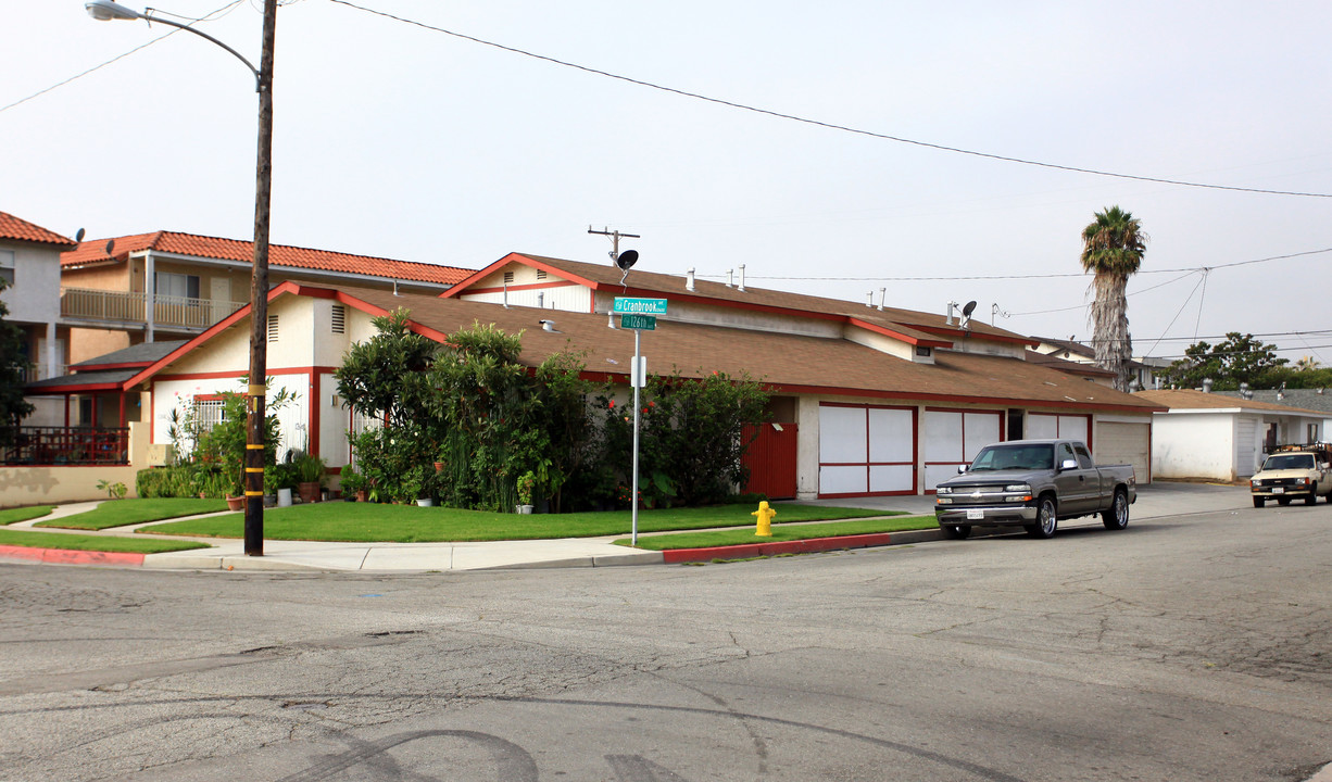 12601 Cranbrook Ave in Hawthorne, CA - Building Photo