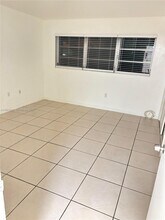 7430 SW 82nd St in Miami, FL - Building Photo - Building Photo