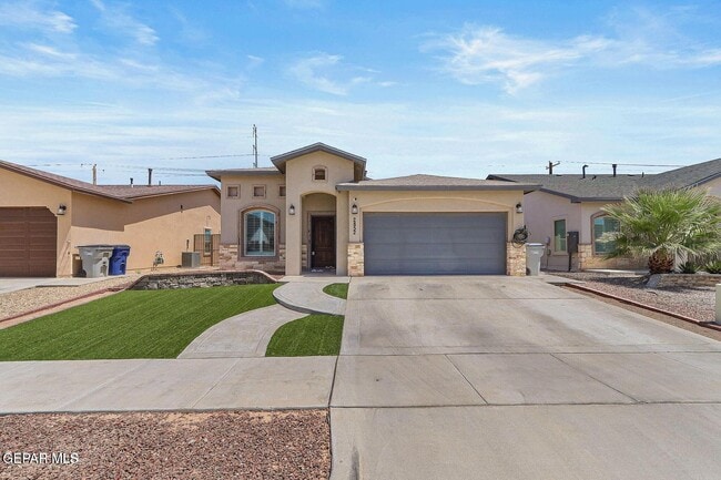 property at 2852 Tierra Oasis St