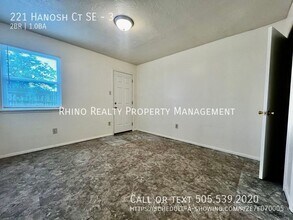 221 Hanosh Ct SE in Albuquerque, NM - Building Photo - Building Photo