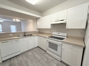 4330 Har Paul Cir in Tampa, FL - Foto de edificio - Building Photo