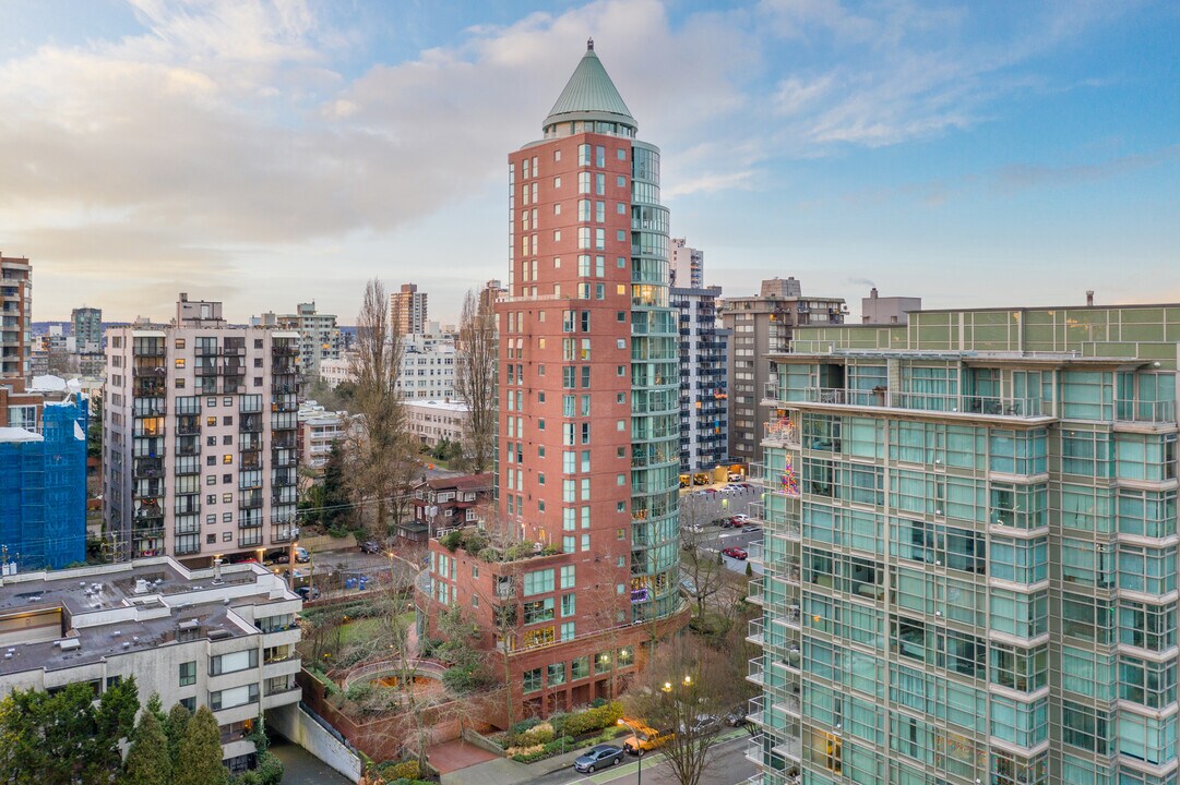 1888 Alberni St in Vancouver, BC - Building Photo