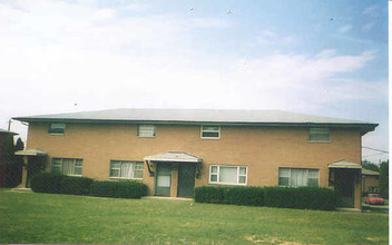 Bella Vista Apartments in Columbus, OH - Building Photo - Building Photo