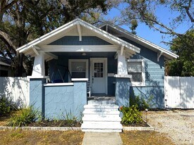 2221 23rd Ave S in St. Petersburg, FL - Building Photo