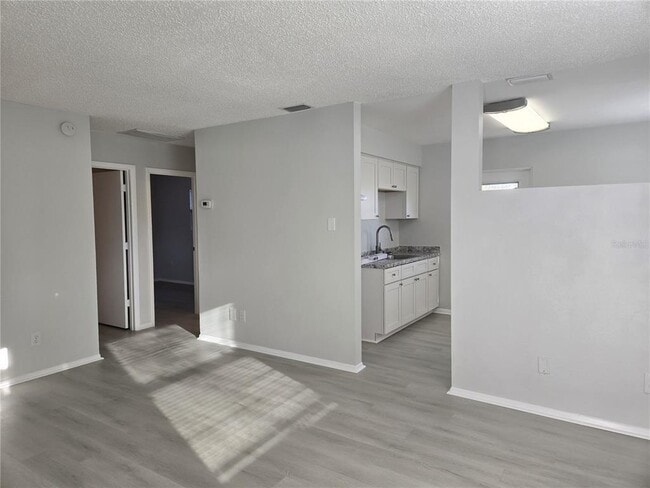 3135 Oaklawn Ave in Largo, FL - Building Photo - Building Photo