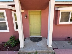 15635 Curtis Ave in Fontana, CA - Building Photo - Building Photo