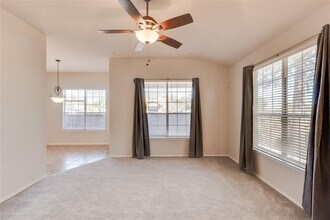 16100 S Great Oaks Dr in Round Rock, TX - Building Photo - Building Photo