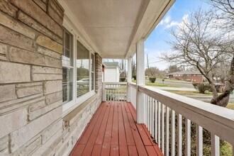 2414 Fairmont Blvd in Knoxville, TN - Foto de edificio - Building Photo