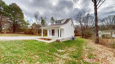 232 Twin Cove Dr in Lebanon, TN - Building Photo - Building Photo