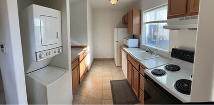 282 NE 4th St in Gresham, OR - Foto de edificio - Building Photo