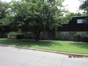 Mirador Apartments in Oklahoma City, OK - Building Photo - Building Photo