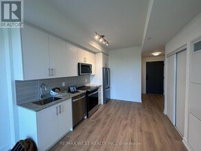 409 Wheat Boom Dr. in Oakville, ON - Building Photo - Building Photo