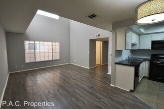 5328 Riverton Ave in Los Angeles, CA - Building Photo - Building Photo