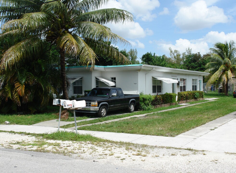 1137 NE 111th St in Miami, FL - Building Photo