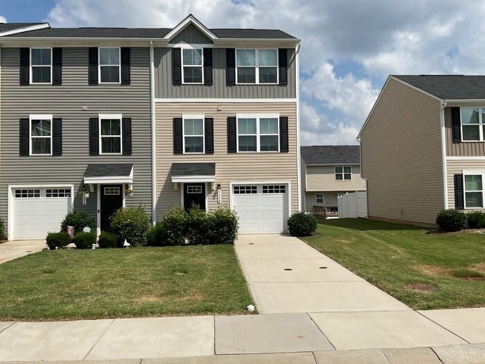 5304 Austin Knoll Ct in Charlotte, NC - Foto de edificio