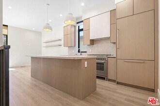 426 Arnaz Dr in Los Angeles, CA - Building Photo - Building Photo