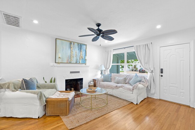1517 N Palmway in Lake Worth Beach, FL - Building Photo - Building Photo